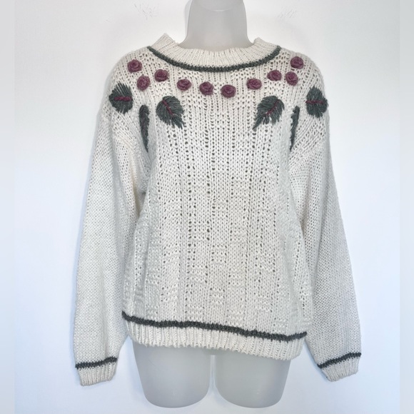 Vintage Hand Knit Sweater Leaves & Berries Off White Size Medium - Picture 10 of 10